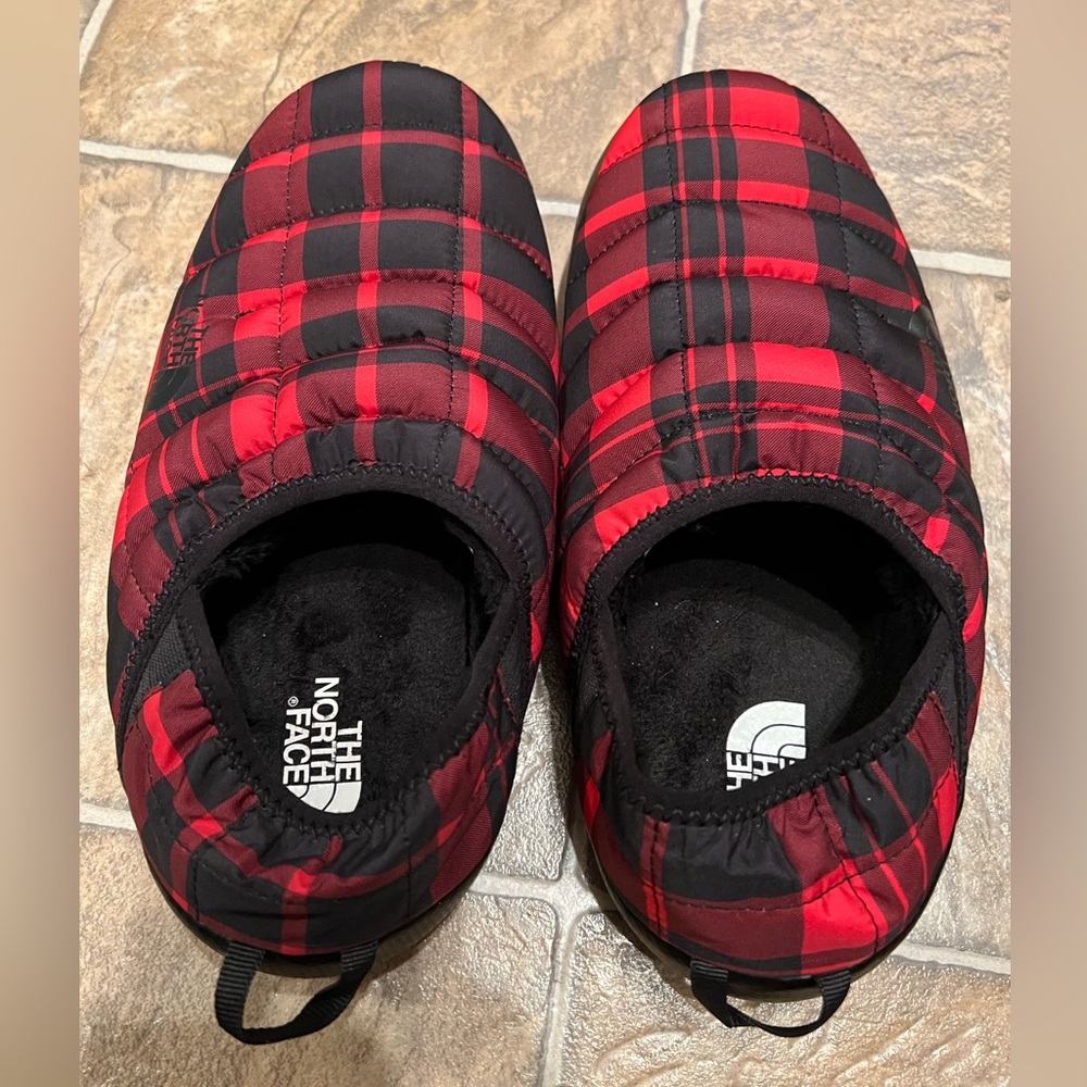 THE NORTH FACE Thermoball Traction Mules. Size 9.